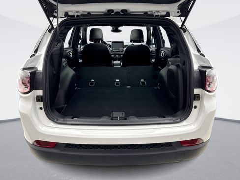 Used 2022 Jeep Compass Latitude w/ Sun and Sound Group image 22