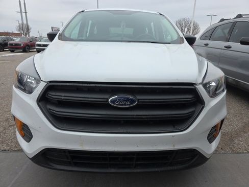 Used 2019 Ford Escape S image 2