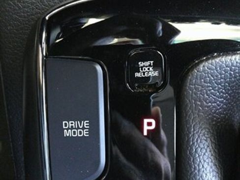 Used 2019 Kia Forte LXS image 38