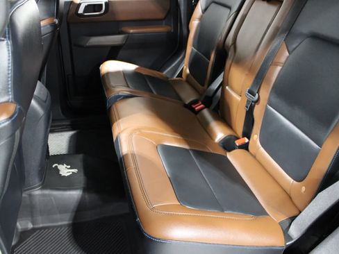 Used 2022 Ford Bronco Outer Banks AWD/4WD image 2