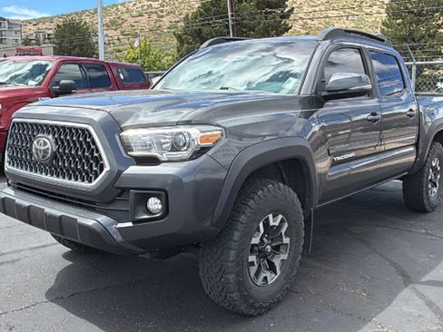 Used 2019 Toyota Tacoma TRD Off-Road AWD/4WD image 3