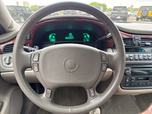 Used 2000 Cadillac De Ville w/ Comfort/Convenience Pkg FWD image 19