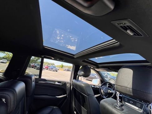 Used 2019 Mercedes-Benz GLS 450 4MATIC image 32