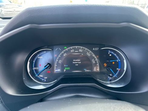 Used 2024 Toyota RAV4 LE image 33