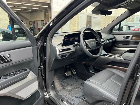 Used 2026 Cadillac Vistiq Luxury AWD/4WD image 10