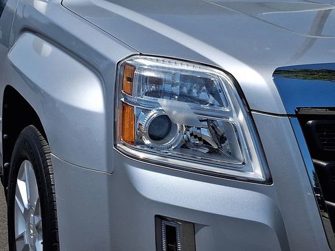 Used 2011 GMC Terrain SLE FWD image 9