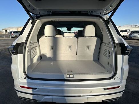 Used 2025 Buick Enclave Avenir w/ Trailering Package, 5000 lbs. image 27