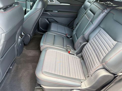 Used 2025 Ford Explorer ST-Line w/ Premium Package RWD image 14