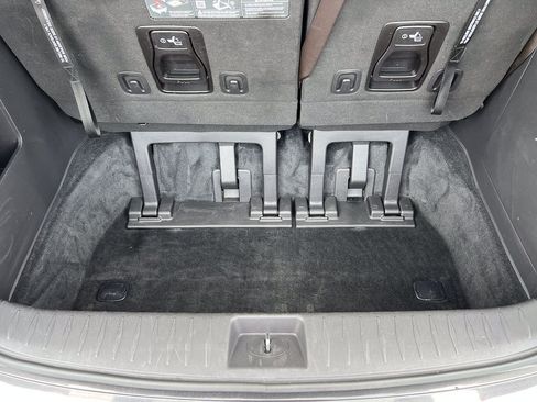 Used 2024 Kia Carnival EX FWD image 10