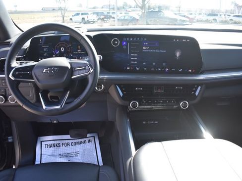 Used 2025 Chevrolet Suburban Z71 image 20