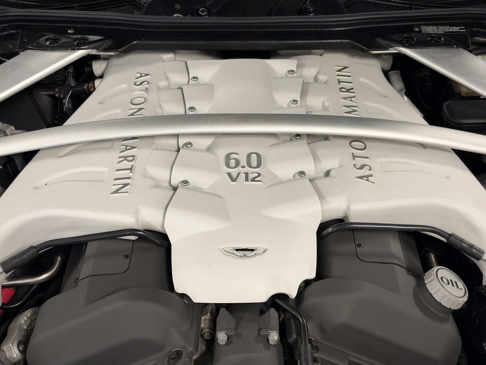 Used 2011 Aston Martin V12 Vantage Carbon Black RWD image 19