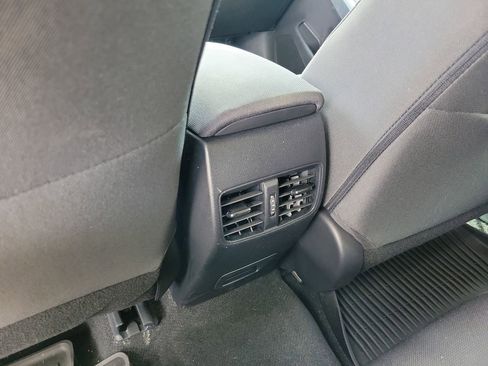 Used 2024 Toyota Corolla Cross LE w/ Moonroof Package FWD image 11