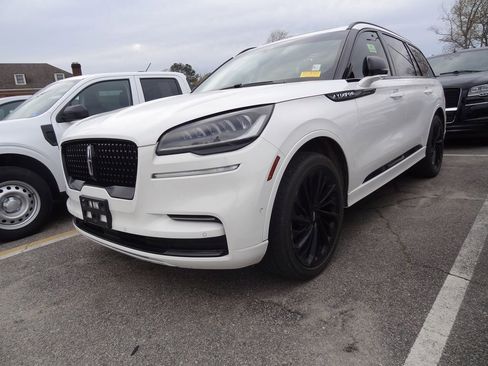 Used 2023 Lincoln Aviator Reserve w/ Equipment Group 201A image 3