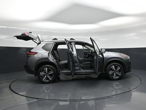 Used 2023 Nissan Rogue SL w/ SL Premium Package FWD image 4