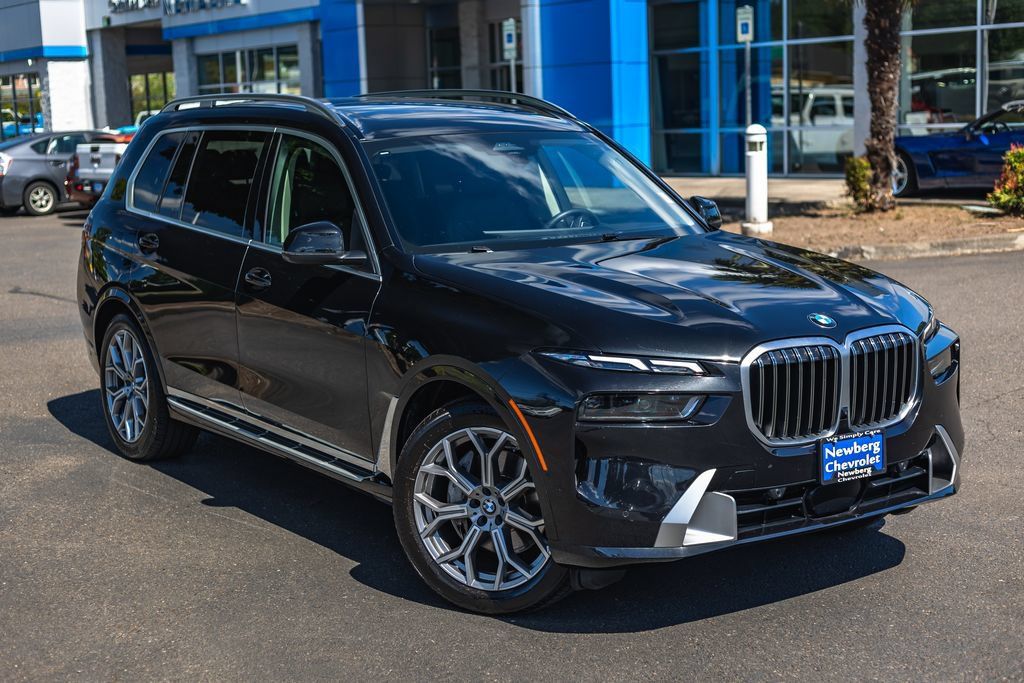 Used 2024 BMW X7 xDrive40i AWD/4WD image 2