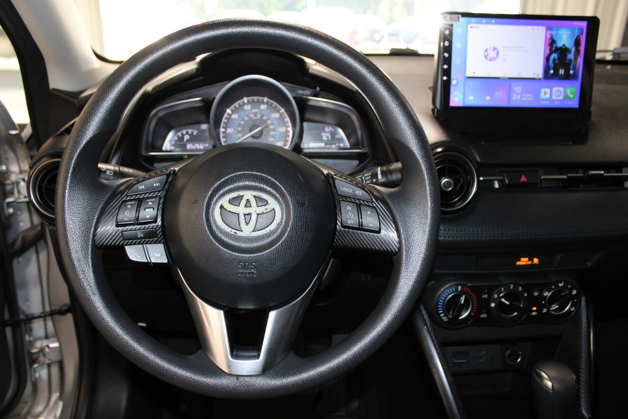 Used 2017 Toyota Yaris iA FWD image 11
