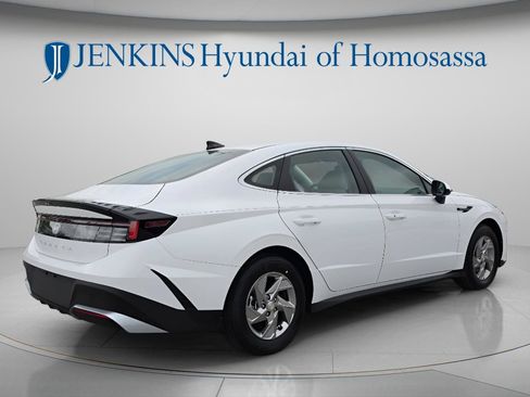 New 2026 Hyundai Sonata SE FWD image 3
