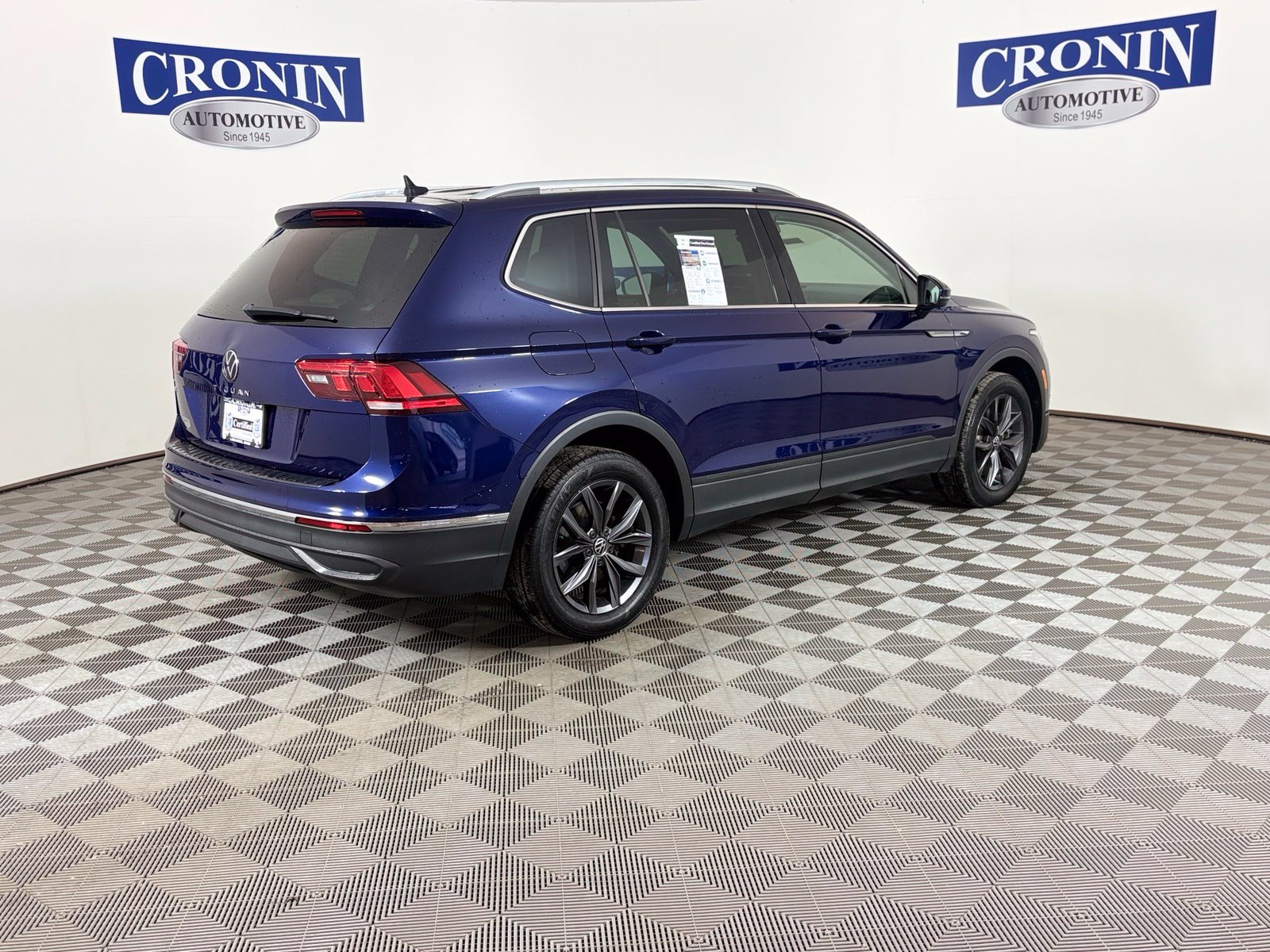 Used 2022 Volkswagen Tiguan SE FWD image 29