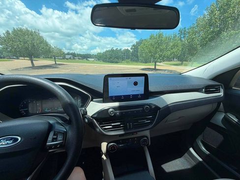 Used 2022 Ford Escape SE FWD image 8