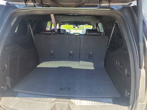 Used 2022 Chevrolet Suburban Premier RWD image 25