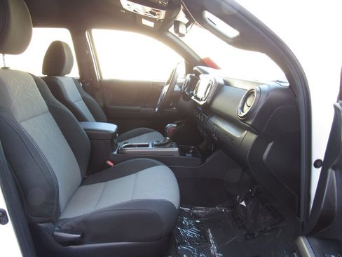 Used 2023 Toyota Tacoma TRD Off-Road AWD/4WD image 22
