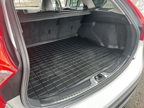 Used 2017 Volvo V60 T5 Cross Country w/ Convenience Package image 17