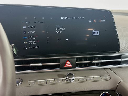 Used 2025 Hyundai Elantra SEL FWD image 21