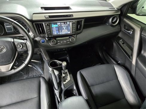 Used 2017 Toyota RAV4 Limited image 17