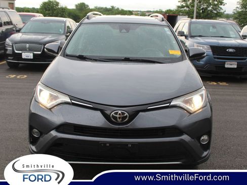 Used 2017 Toyota RAV4 XLE AWD/4WD image 1
