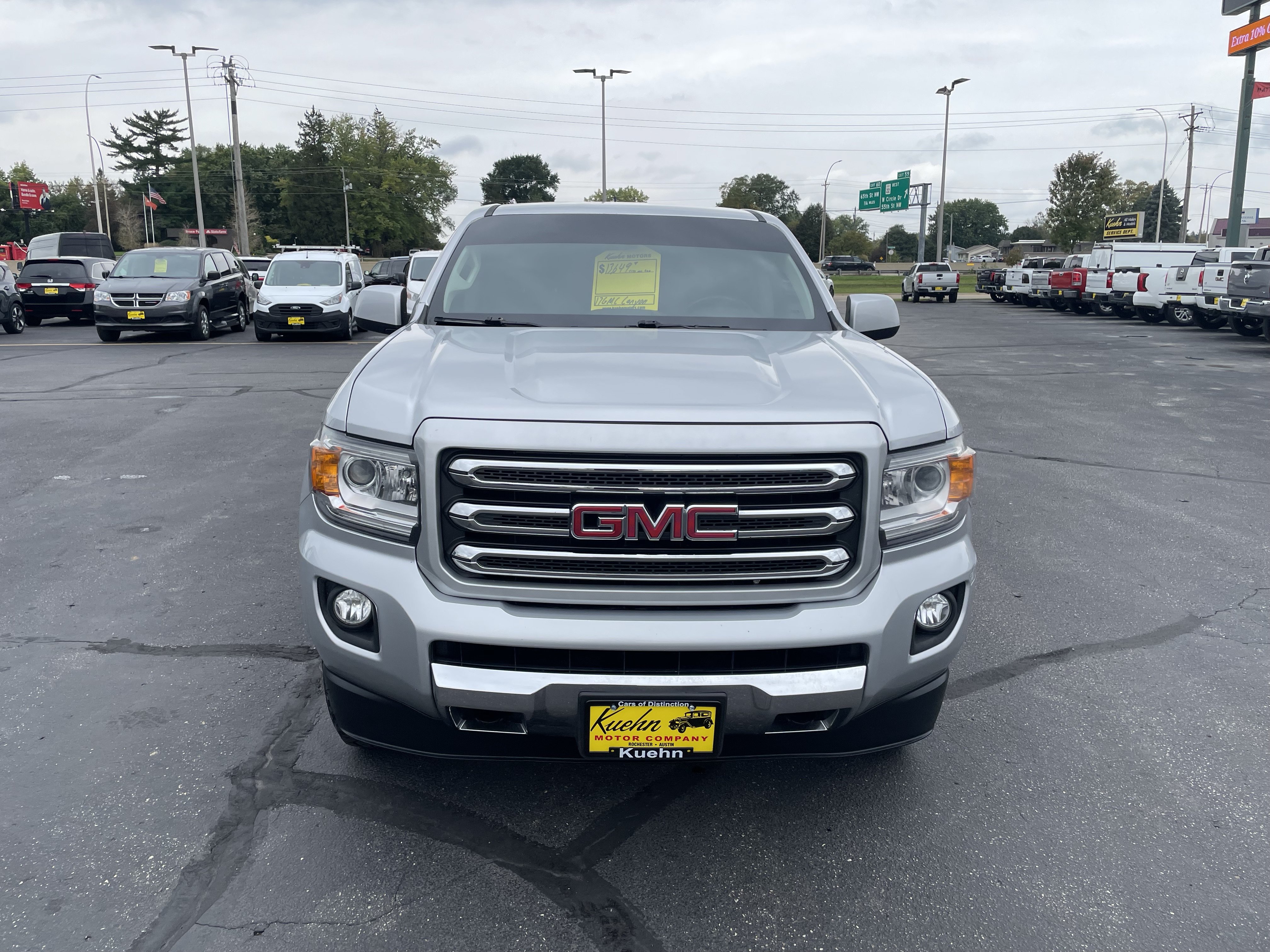 Used 2017 GMC Canyon SLE w/ All Terrain Package AWD/4WD image 3