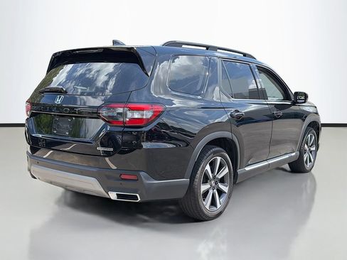 Used 2025 Honda Pilot Touring image 5