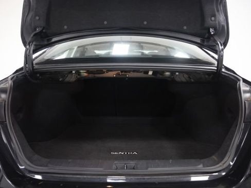 Used 2025 Nissan Sentra SV FWD image 11