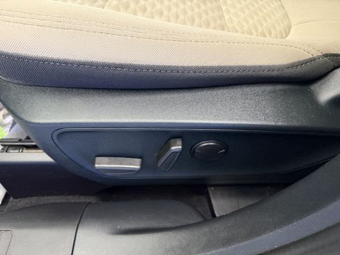 Used 2020 Ford Escape SE FWD image 13