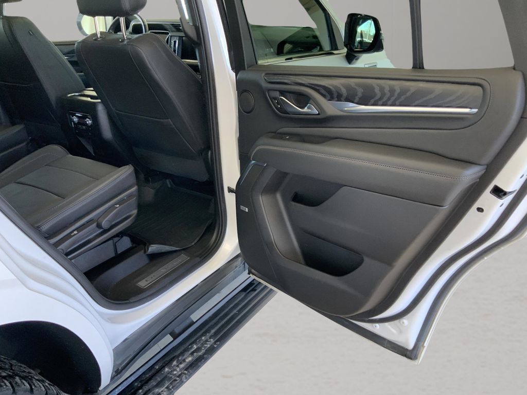 Used 2021 GMC Yukon Denali w/ Denali Premium Package AWD/4WD image 35
