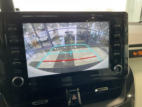 Used 2021 Toyota Corolla SE w/ SE Preferred Package image 16