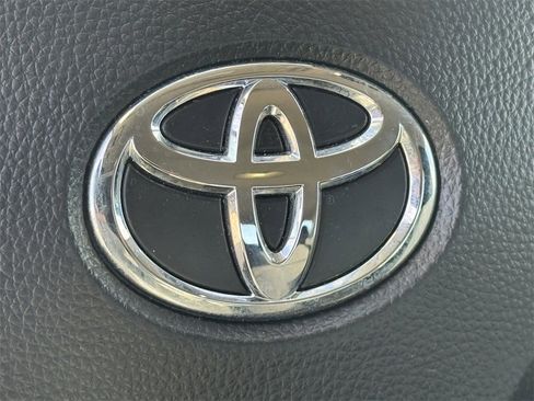 Used 2025 Toyota Corolla LE image 24