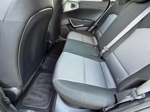 Used 2024 Kia Soul LX FWD image 17