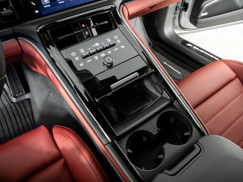 New 2026 Porsche Panamera 4 E-Hybrid image 18