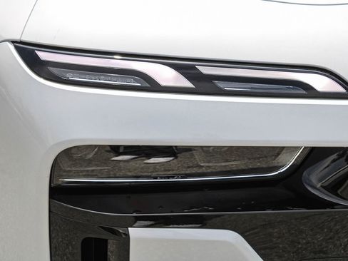 New 2026 BMW 740i RWD image 8