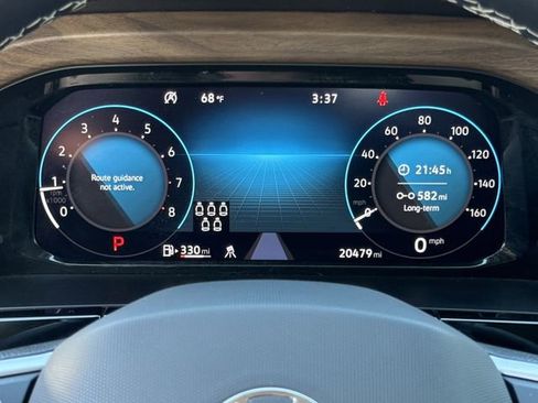 Used 2025 Volkswagen Atlas SE image 13