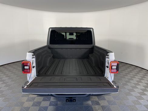 Used 2024 Jeep Gladiator Rubicon w/ Safety Group image 19