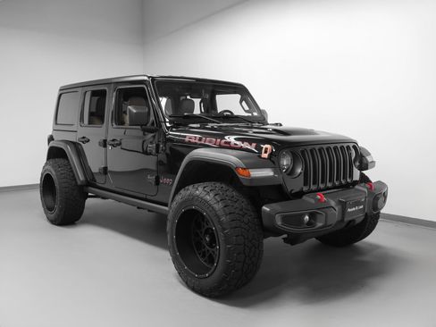 Used 2018 Jeep Wrangler Unlimited Rubicon w/ Dual Top Group AWD/4WD image 10