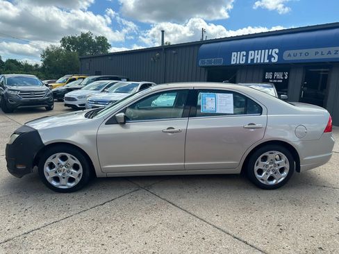 Used 2010 Ford Fusion SE FWD image 4