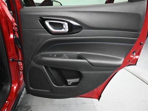 New 2026 Jeep Compass Latitude image 19