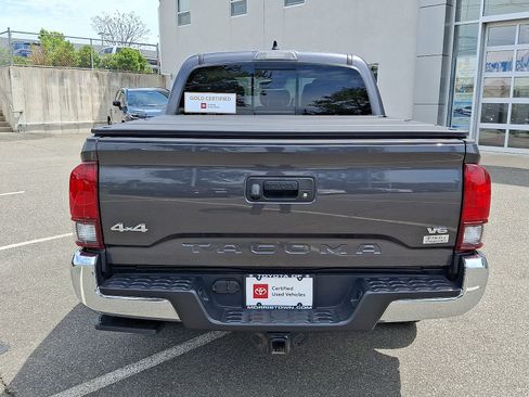 Certified 2023 Toyota Tacoma SR5 AWD/4WD image 5