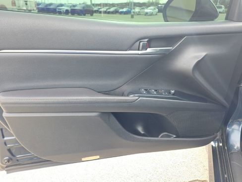 Used 2020 Toyota Camry XLE w/ Navigation Package image 14