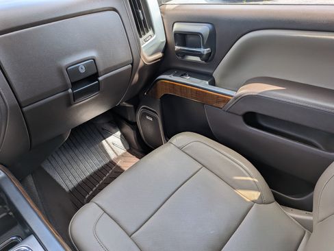 Used 2017 GMC Sierra 1500 SLT AWD/4WD image 16