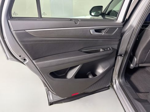Used 2026 Volkswagen Atlas Cross Sport SE FWD image 26