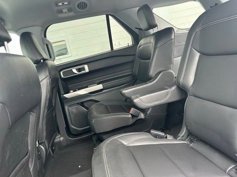 Certified 2022 Ford Explorer XLT w/ Equipment Group 202A image 9