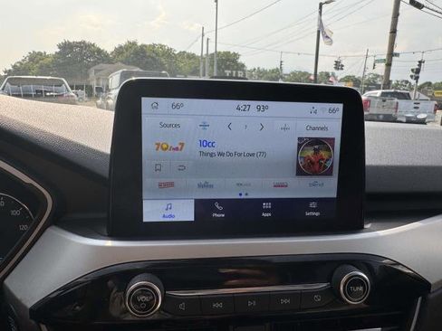 Used 2022 Ford Escape SE image 37